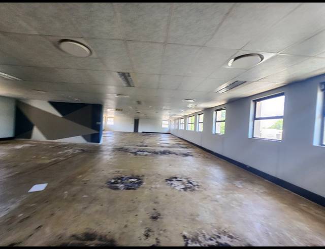 1,380M² OFFICE TO LET IN RANDJESPARK